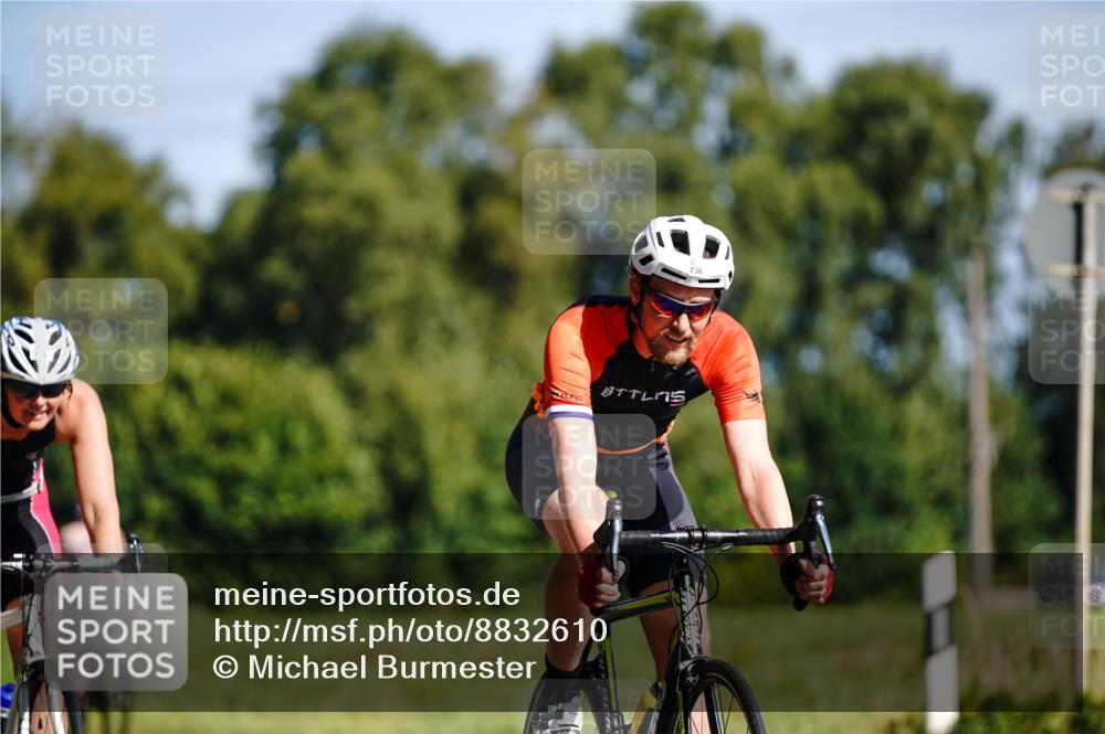 07.09.2025 - 19. Norderstedt Triathlon Michael Burmester http://msf.ph/oto/8832610 07.09.2025 11:46:50 Radfahren 736, 1258, 1333 meine-sportfotos.de