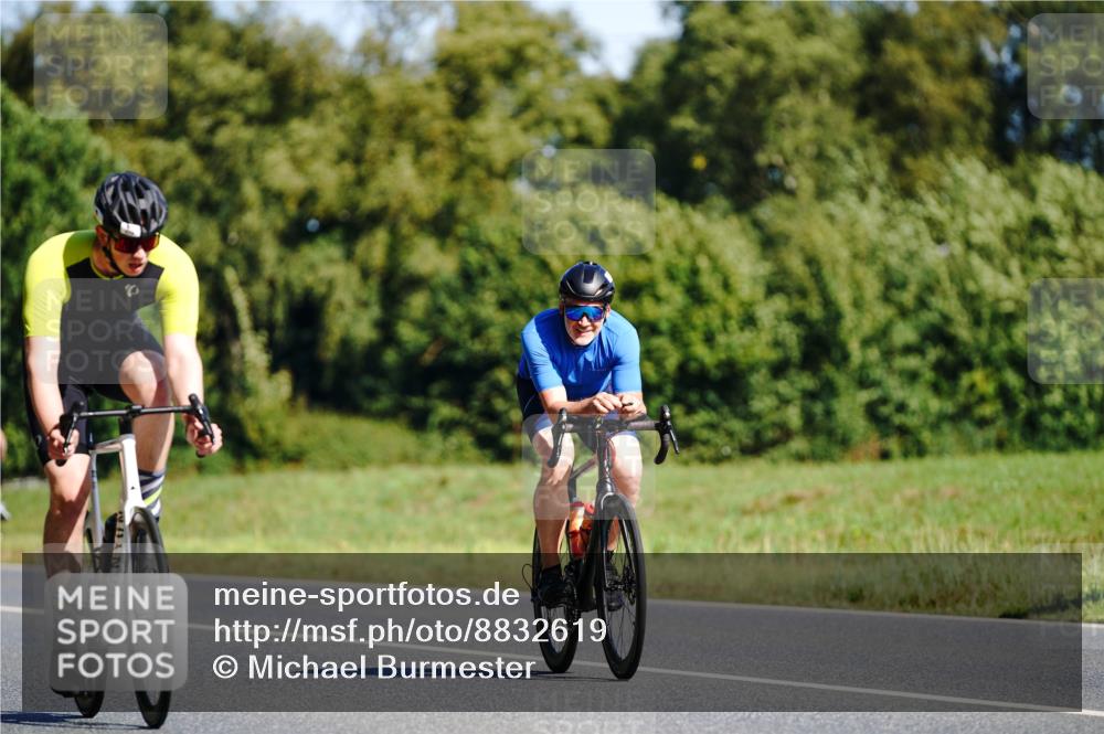 07.09.2025 - 19. Norderstedt Triathlon Michael Burmester http://msf.ph/oto/8832619 07.09.2025 11:47:25 Radfahren 279, 303 meine-sportfotos.de