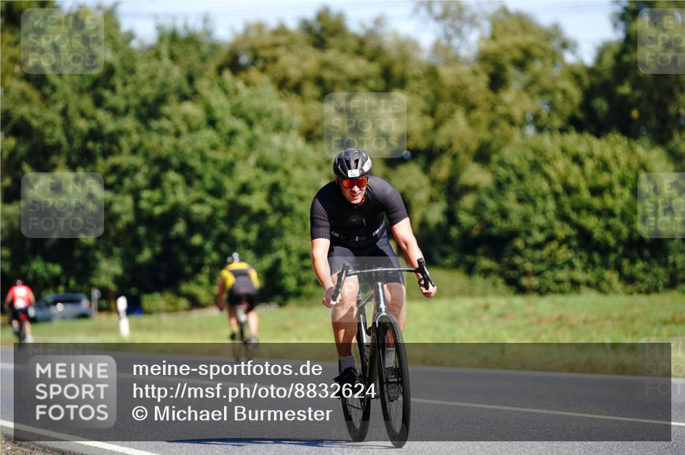 07.09.2025 - 19. Norderstedt Triathlon Michael Burmester http://msf.ph/oto/8832624 07.09.2025 11:47:29 Radfahren 252, 279, 303 meine-sportfotos.de