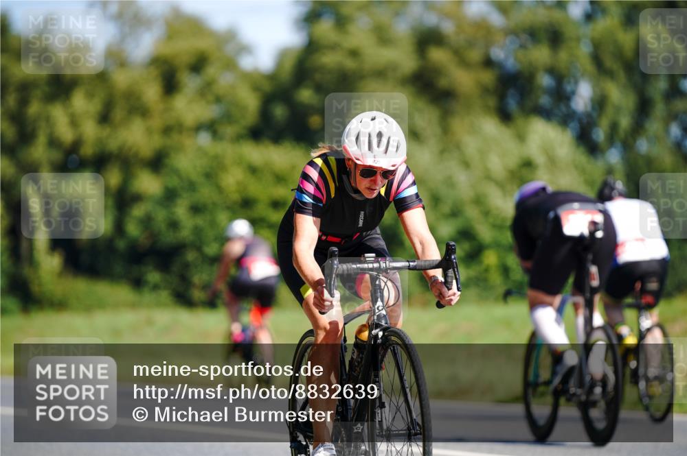 07.09.2025 - 19. Norderstedt Triathlon Michael Burmester http://msf.ph/oto/8832639 07.09.2025 11:47:54 Radfahren 822 meine-sportfotos.de