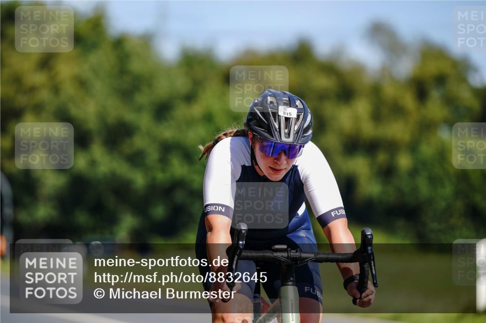 07.09.2025 - 19. Norderstedt Triathlon Michael Burmester http://msf.ph/oto/8832645 07.09.2025 11:48:26 Radfahren 815 meine-sportfotos.de