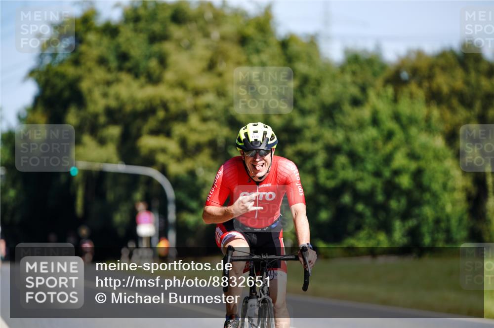 07.09.2025 - 19. Norderstedt Triathlon Michael Burmester http://msf.ph/oto/8832651 07.09.2025 11:48:42 Radfahren 1372 meine-sportfotos.de