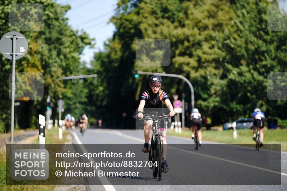 07.09.2025 - 19. Norderstedt Triathlon Michael Burmester http://msf.ph/oto/8832704 07.09.2025 11:51:30 Radfahren 299 meine-sportfotos.de
