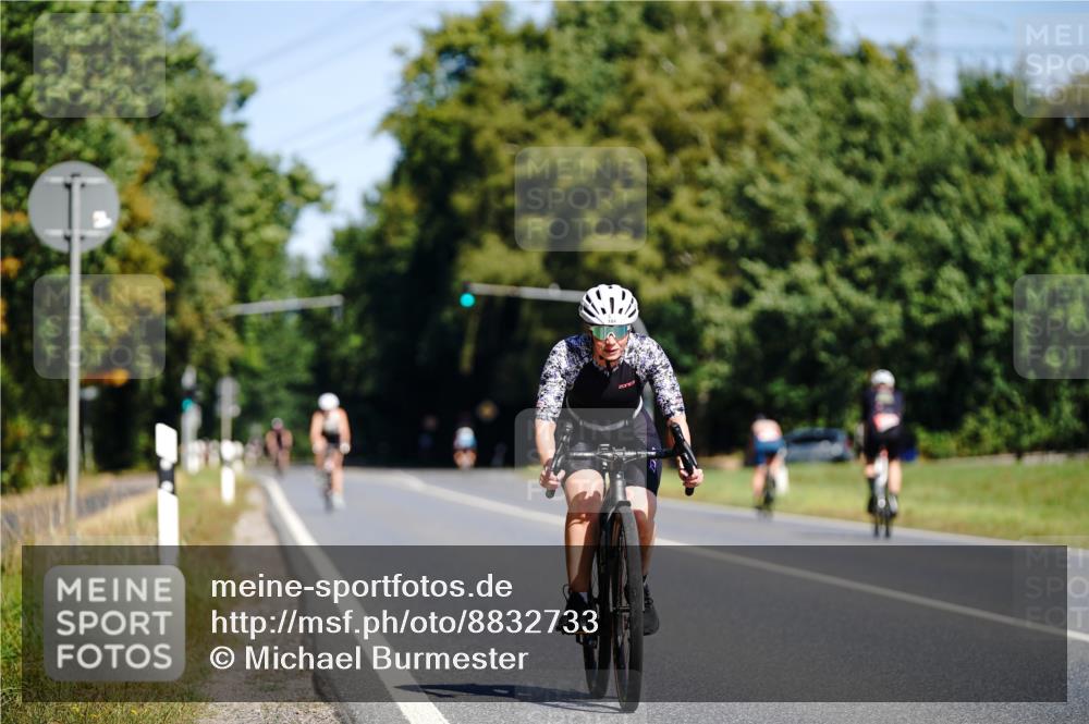 07.09.2025 - 19. Norderstedt Triathlon Michael Burmester http://msf.ph/oto/8832733 07.09.2025 11:52:18 Radfahren 184, 719 meine-sportfotos.de