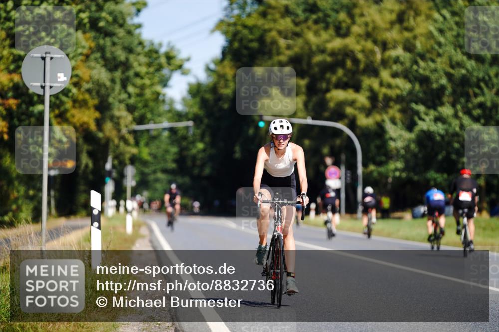 07.09.2025 - 19. Norderstedt Triathlon Michael Burmester http://msf.ph/oto/8832736 07.09.2025 11:52:25 Radfahren 731 meine-sportfotos.de