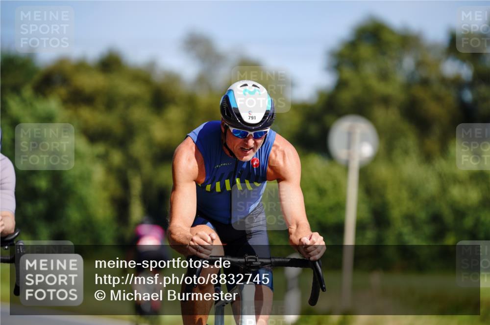 07.09.2025 - 19. Norderstedt Triathlon Michael Burmester http://msf.ph/oto/8832745 07.09.2025 11:52:50 Radfahren 136, 791, 837 meine-sportfotos.de