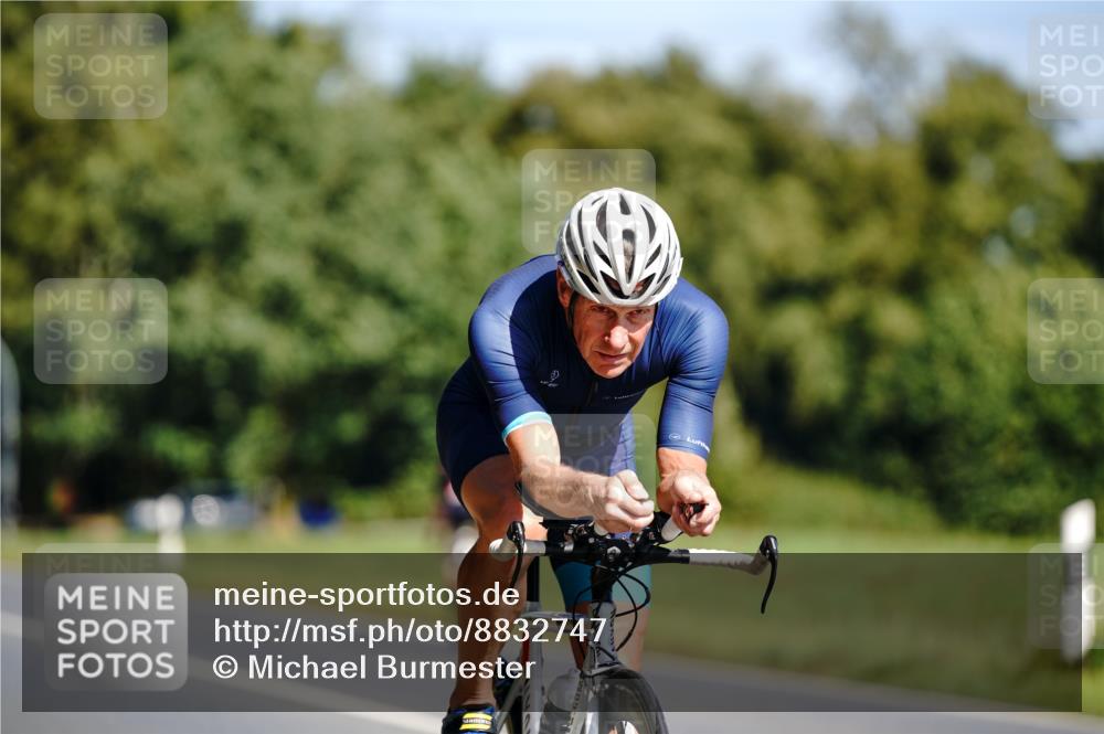07.09.2025 - 19. Norderstedt Triathlon Michael Burmester http://msf.ph/oto/8832747 07.09.2025 11:52:51 Radfahren 136, 791, 837 meine-sportfotos.de