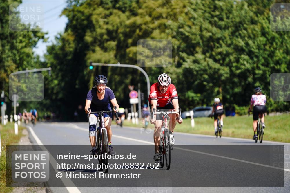 07.09.2025 - 19. Norderstedt Triathlon Michael Burmester http://msf.ph/oto/8832752 07.09.2025 11:53:20 Radfahren 286, 800 meine-sportfotos.de