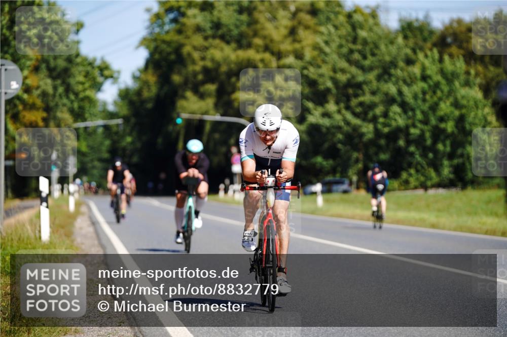 07.09.2025 - 19. Norderstedt Triathlon Michael Burmester http://msf.ph/oto/8832779 07.09.2025 11:54:12 Radfahren 281, 861, 1363 meine-sportfotos.de