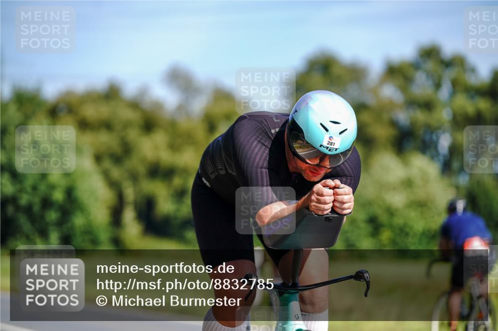 07.09.2025 - 19. Norderstedt Triathlon Michael Burmester http://msf.ph/oto/8832785 07.09.2025 11:54:14 Radfahren 281, 861, 1363 meine-sportfotos.de