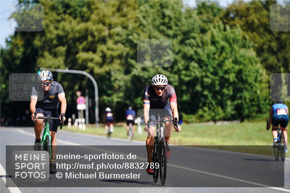 07.09.2025 - 19. Norderstedt Triathlon Michael Burmester http://msf.ph/oto/8832789 07.09.2025 11:54:21 Radfahren 287, 748, 1233 meine-sportfotos.de