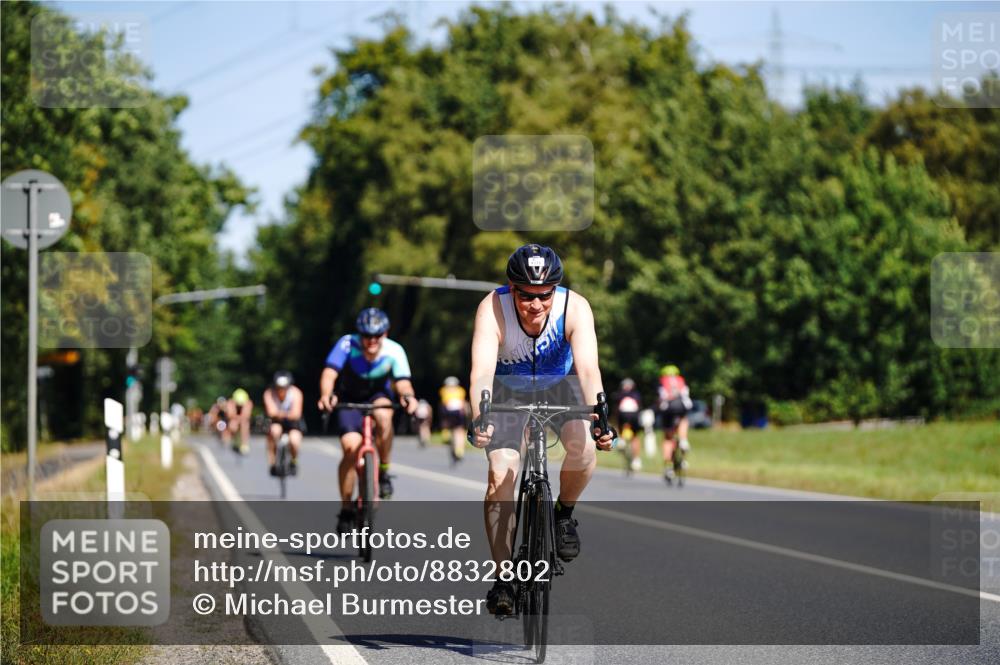 07.09.2025 - 19. Norderstedt Triathlon Michael Burmester http://msf.ph/oto/8832802 07.09.2025 11:54:39 Radfahren 741, 1371 meine-sportfotos.de