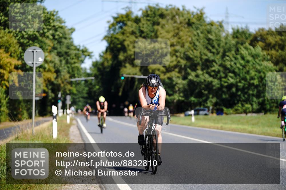 07.09.2025 - 19. Norderstedt Triathlon Michael Burmester http://msf.ph/oto/8832810 07.09.2025 11:54:44 Radfahren 741, 779, 1371 meine-sportfotos.de