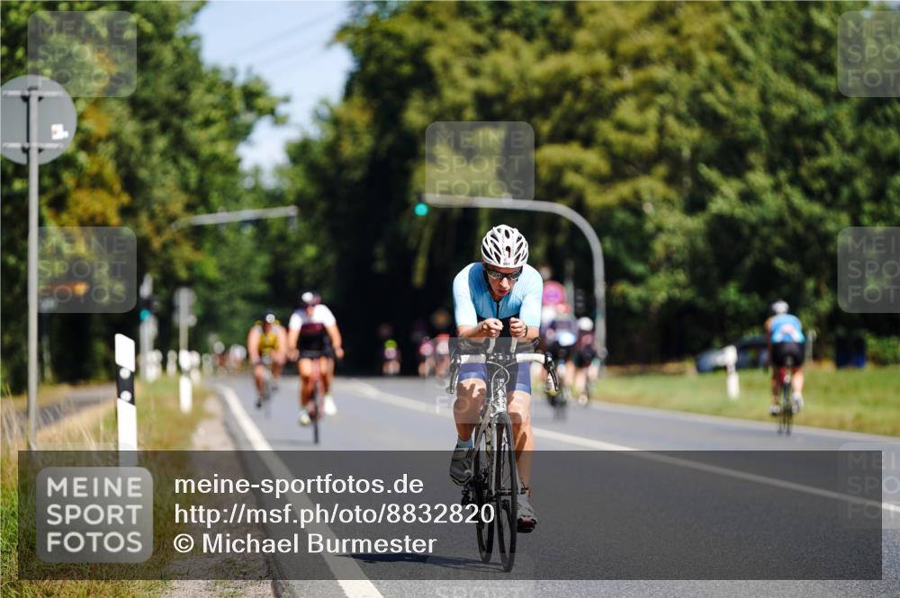07.09.2025 - 19. Norderstedt Triathlon Michael Burmester http://msf.ph/oto/8832820 07.09.2025 11:55:03 Radfahren 807 meine-sportfotos.de