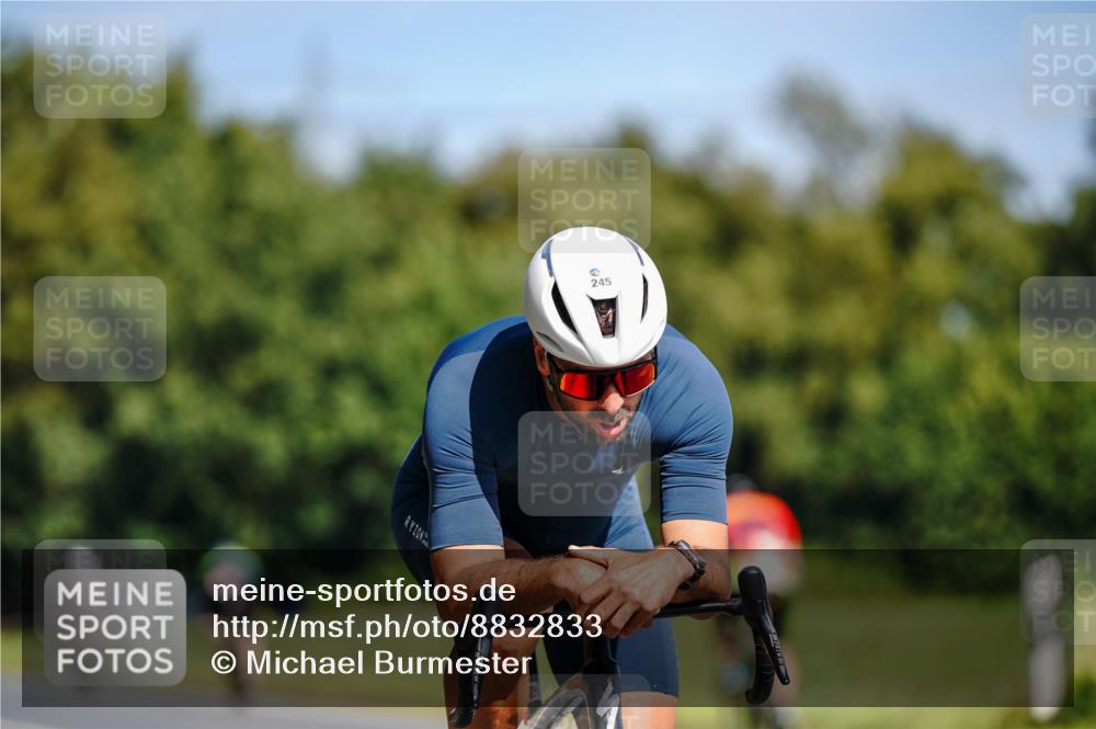 07.09.2025 - 19. Norderstedt Triathlon Michael Burmester http://msf.ph/oto/8832833 07.09.2025 11:55:28 Radfahren 245 meine-sportfotos.de