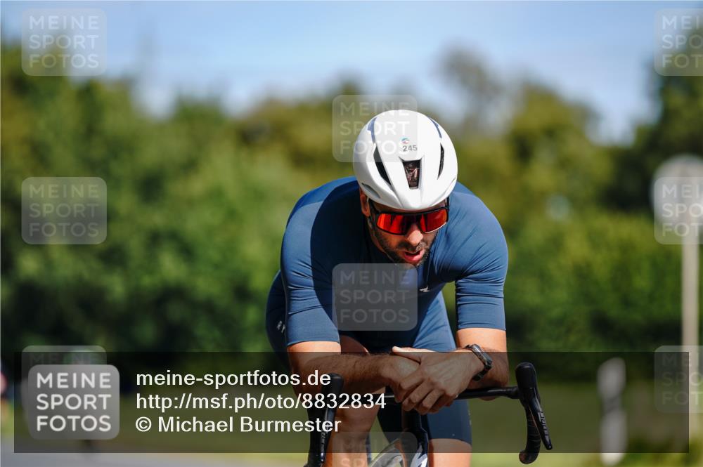 07.09.2025 - 19. Norderstedt Triathlon Michael Burmester http://msf.ph/oto/8832834 07.09.2025 11:55:28 Radfahren 245 meine-sportfotos.de