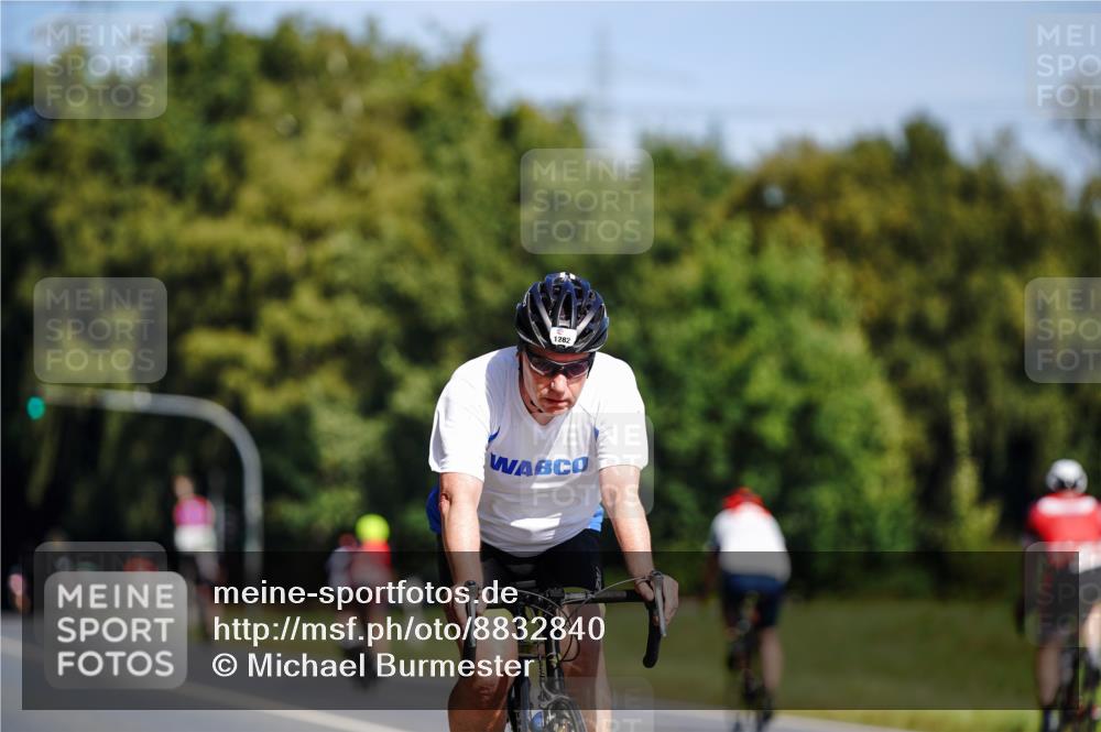 07.09.2025 - 19. Norderstedt Triathlon Michael Burmester http://msf.ph/oto/8832840 07.09.2025 11:55:39 Radfahren 1282 meine-sportfotos.de