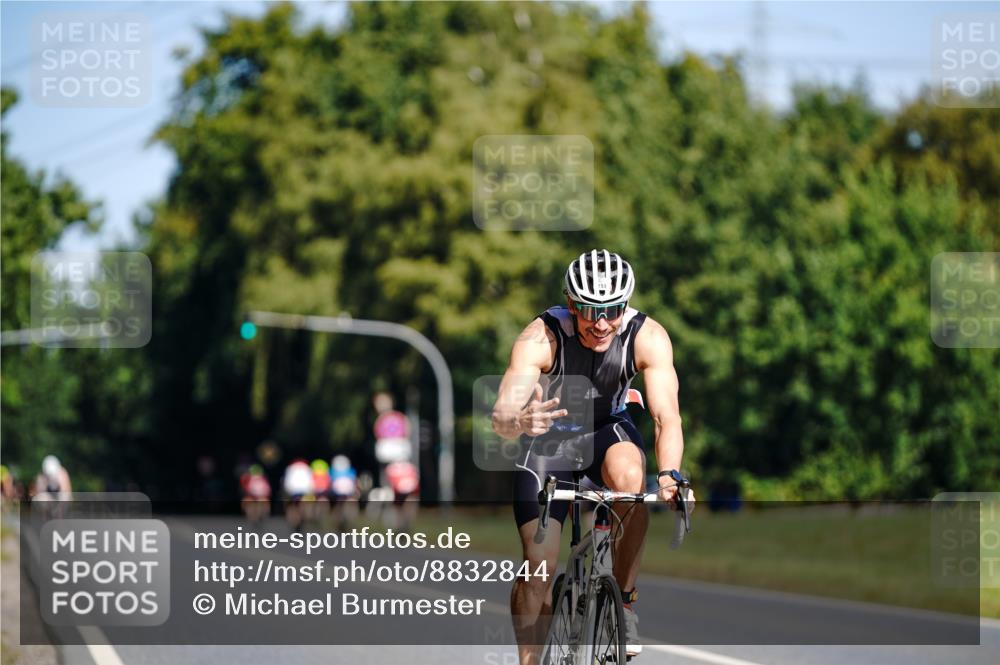 07.09.2025 - 19. Norderstedt Triathlon Michael Burmester http://msf.ph/oto/8832844 07.09.2025 11:55:47 Radfahren 151 meine-sportfotos.de