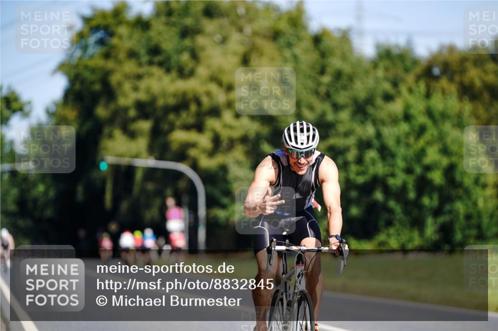 07.09.2025 - 19. Norderstedt Triathlon Michael Burmester http://msf.ph/oto/8832845 07.09.2025 11:55:47 Radfahren 151 meine-sportfotos.de