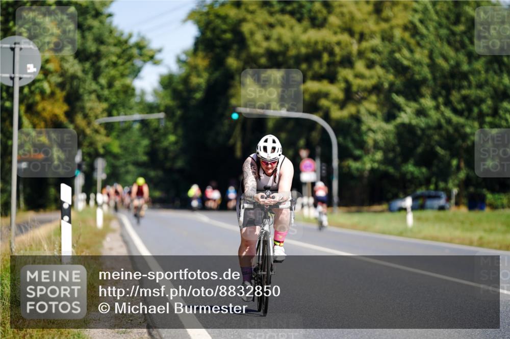 07.09.2025 - 19. Norderstedt Triathlon Michael Burmester http://msf.ph/oto/8832850 07.09.2025 11:55:58 Radfahren 259 meine-sportfotos.de