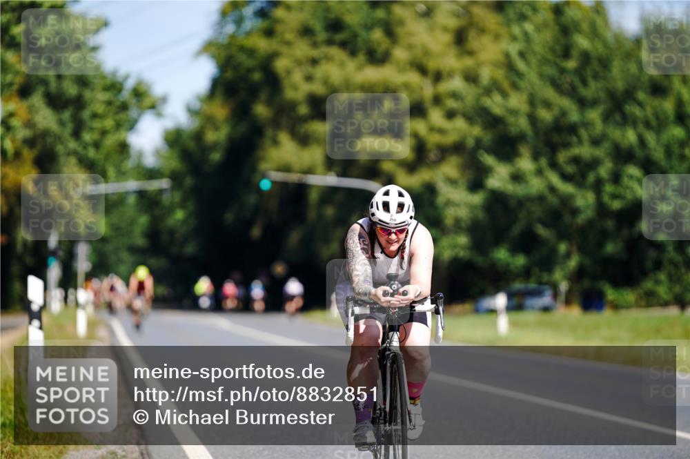 07.09.2025 - 19. Norderstedt Triathlon Michael Burmester http://msf.ph/oto/8832851 07.09.2025 11:55:59 Radfahren 259 meine-sportfotos.de