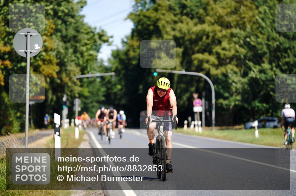 07.09.2025 - 19. Norderstedt Triathlon Michael Burmester http://msf.ph/oto/8832853 07.09.2025 11:56:09 Radfahren 823 meine-sportfotos.de