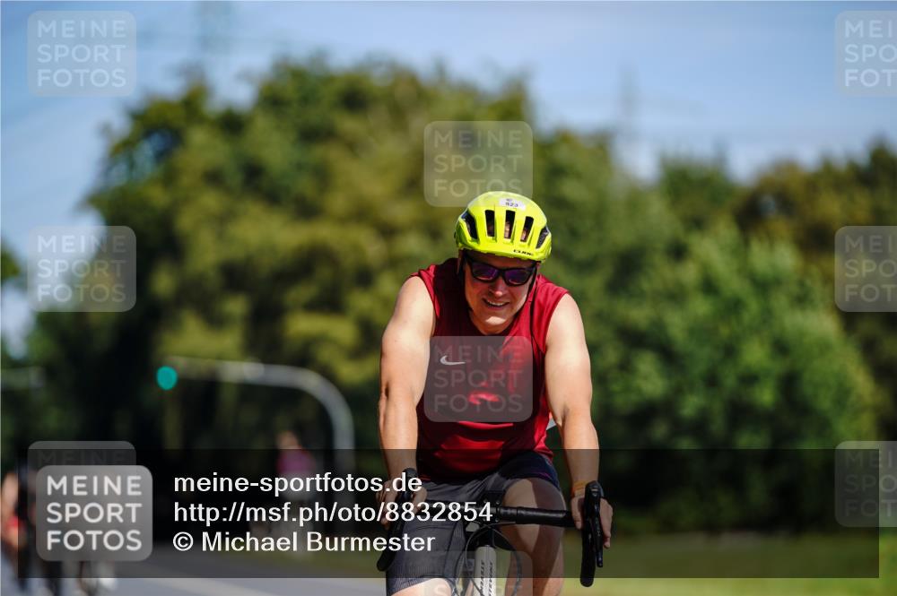 07.09.2025 - 19. Norderstedt Triathlon Michael Burmester http://msf.ph/oto/8832854 07.09.2025 11:56:11 Radfahren 823 meine-sportfotos.de