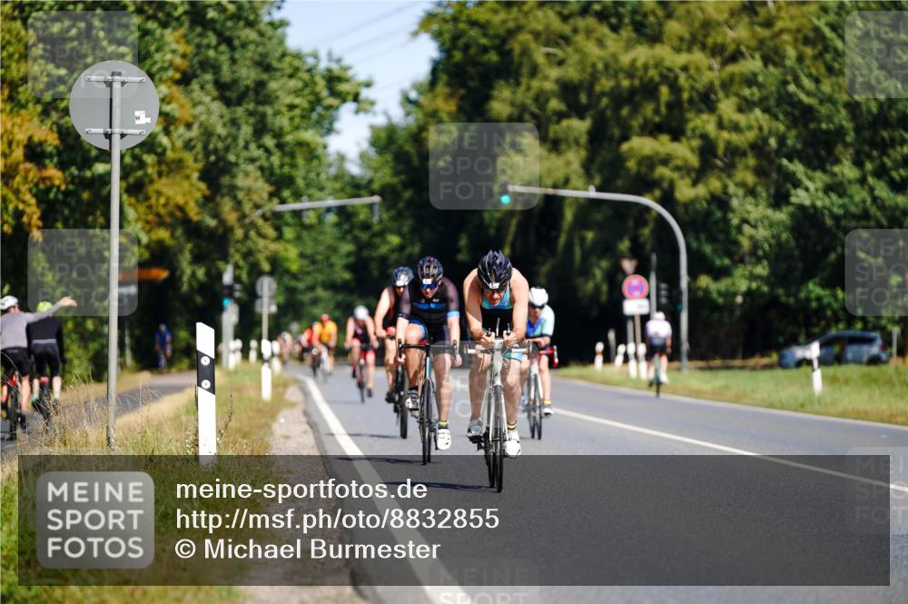 07.09.2025 - 19. Norderstedt Triathlon Michael Burmester http://msf.ph/oto/8832855 07.09.2025 11:56:13 Radfahren 823, 1332 meine-sportfotos.de