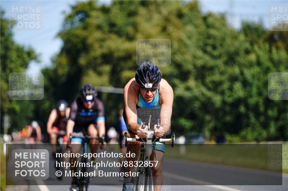 07.09.2025 - 19. Norderstedt Triathlon Michael Burmester http://msf.ph/oto/8832857 07.09.2025 11:56:16 Radfahren 824, 1332, 1367 meine-sportfotos.de