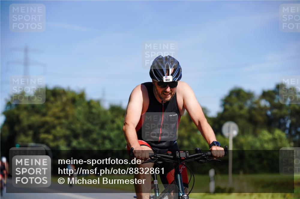 07.09.2025 - 19. Norderstedt Triathlon Michael Burmester http://msf.ph/oto/8832861 07.09.2025 11:56:20 Radfahren 802, 824, 1367 meine-sportfotos.de