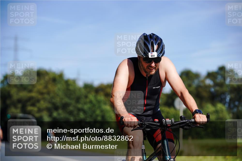 07.09.2025 - 19. Norderstedt Triathlon Michael Burmester http://msf.ph/oto/8832862 07.09.2025 11:56:20 Radfahren 802, 824, 1367 meine-sportfotos.de