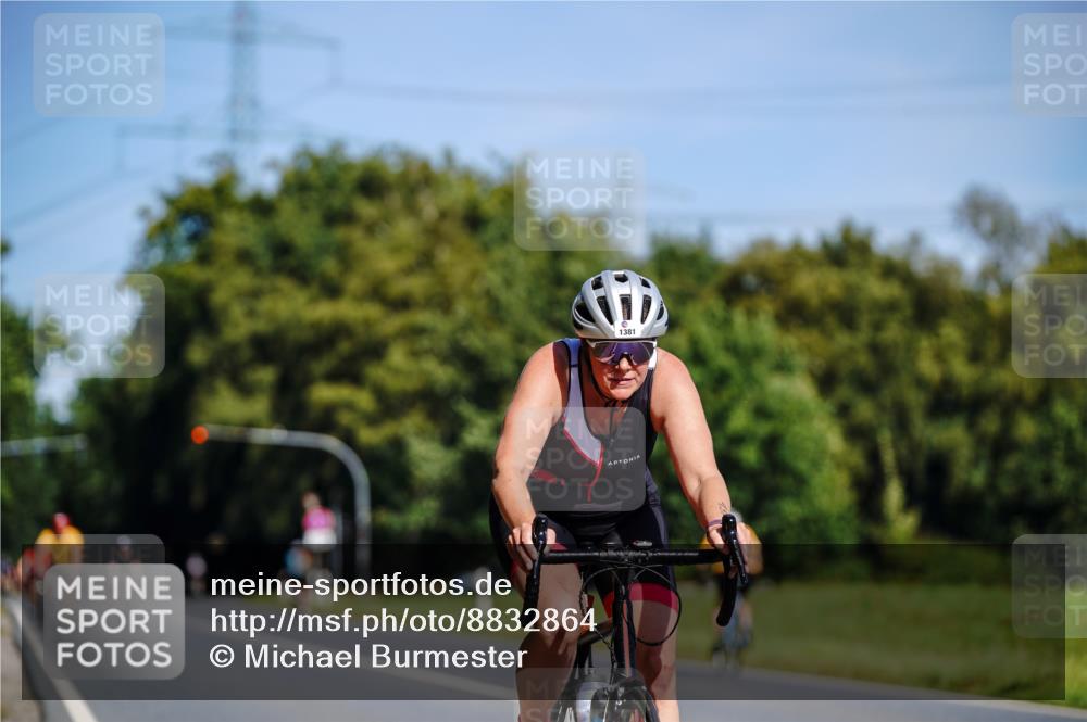 07.09.2025 - 19. Norderstedt Triathlon Michael Burmester http://msf.ph/oto/8832864 07.09.2025 11:56:24 Radfahren 1381 meine-sportfotos.de