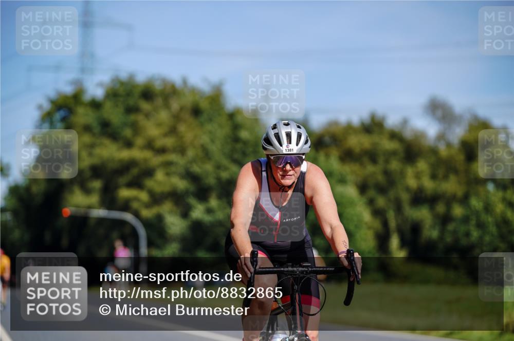 07.09.2025 - 19. Norderstedt Triathlon Michael Burmester http://msf.ph/oto/8832865 07.09.2025 11:56:24 Radfahren 1381 meine-sportfotos.de