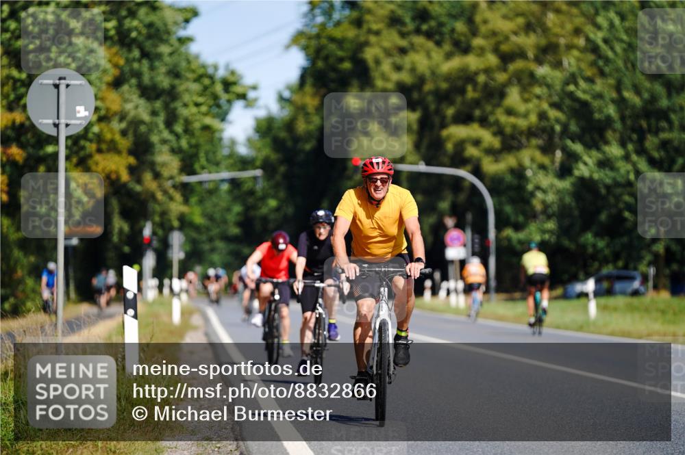 07.09.2025 - 19. Norderstedt Triathlon Michael Burmester http://msf.ph/oto/8832866 07.09.2025 11:56:30 Radfahren 234 meine-sportfotos.de