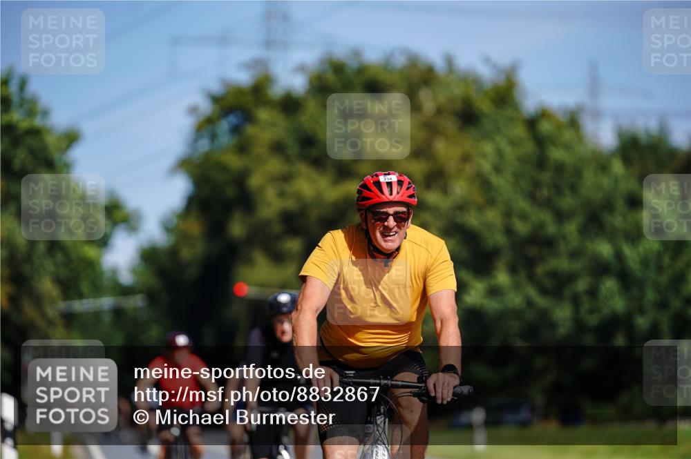 07.09.2025 - 19. Norderstedt Triathlon Michael Burmester http://msf.ph/oto/8832867 07.09.2025 11:56:31 Radfahren 234, 1349 meine-sportfotos.de