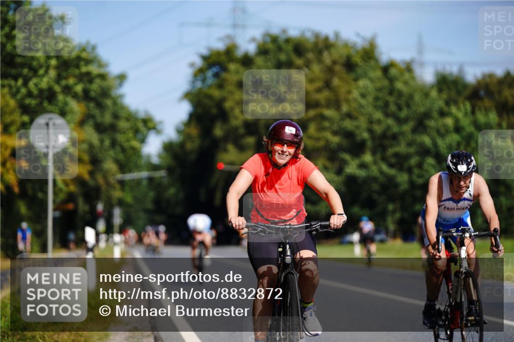 07.09.2025 - 19. Norderstedt Triathlon Michael Burmester http://msf.ph/oto/8832872 07.09.2025 11:56:35 Radfahren 234, 803, 838, 1348, 1349 meine-sportfotos.de