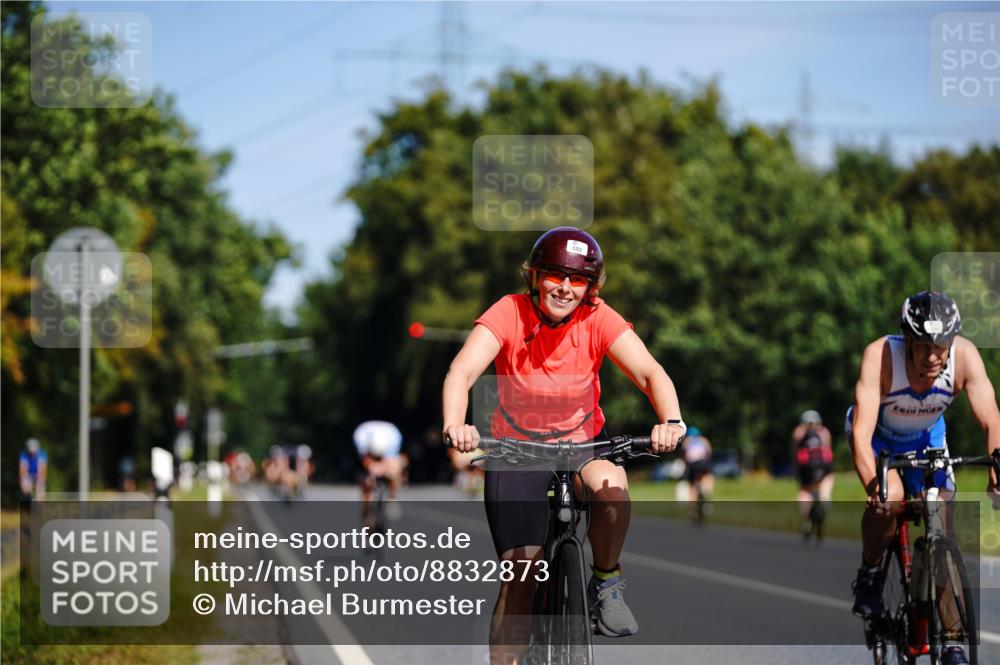 07.09.2025 - 19. Norderstedt Triathlon Michael Burmester http://msf.ph/oto/8832873 07.09.2025 11:56:35 Radfahren 234, 803, 838, 1348, 1349 meine-sportfotos.de