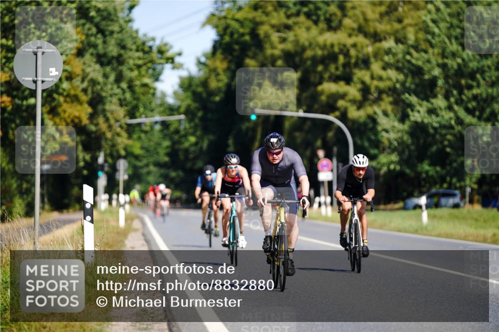 07.09.2025 - 19. Norderstedt Triathlon Michael Burmester http://msf.ph/oto/8832880 07.09.2025 11:56:43 Radfahren 164, 1346 meine-sportfotos.de