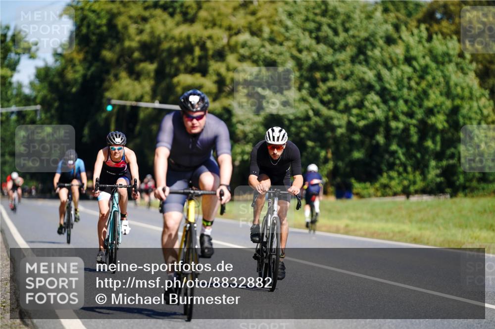 07.09.2025 - 19. Norderstedt Triathlon Michael Burmester http://msf.ph/oto/8832882 07.09.2025 11:56:44 Radfahren 164, 1334, 1346 meine-sportfotos.de