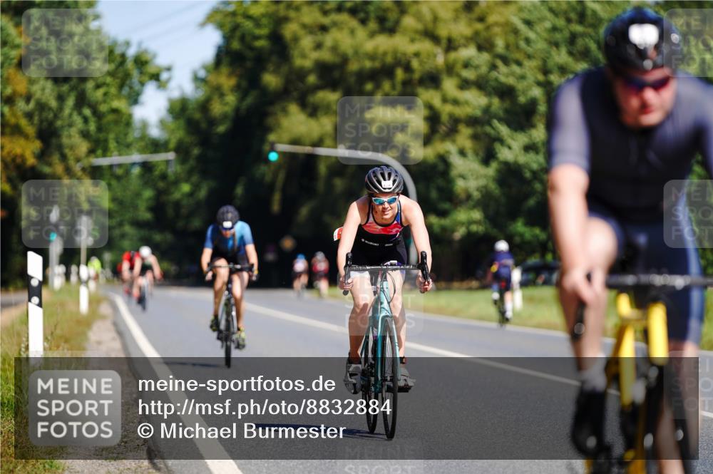 07.09.2025 - 19. Norderstedt Triathlon Michael Burmester http://msf.ph/oto/8832884 07.09.2025 11:56:45 Radfahren 164, 1334, 1346 meine-sportfotos.de