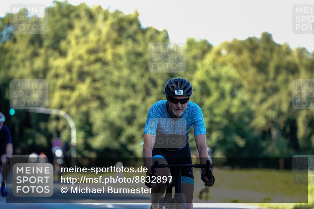 07.09.2025 - 19. Norderstedt Triathlon Michael Burmester http://msf.ph/oto/8832897 07.09.2025 16:22:28 Radfahren 883 meine-sportfotos.de
