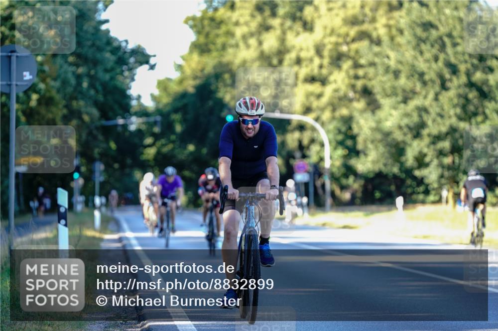 07.09.2025 - 19. Norderstedt Triathlon Michael Burmester http://msf.ph/oto/8832899 07.09.2025 16:22:29 Radfahren 883, 1418 meine-sportfotos.de