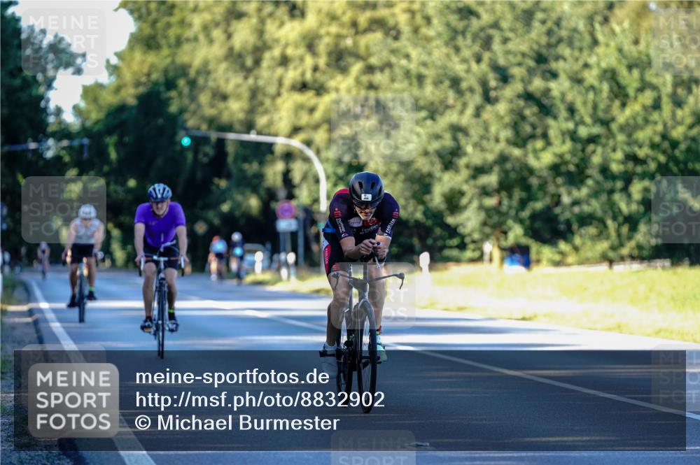 07.09.2025 - 19. Norderstedt Triathlon Michael Burmester http://msf.ph/oto/8832902 07.09.2025 16:22:32 Radfahren 406, 883, 1418 meine-sportfotos.de