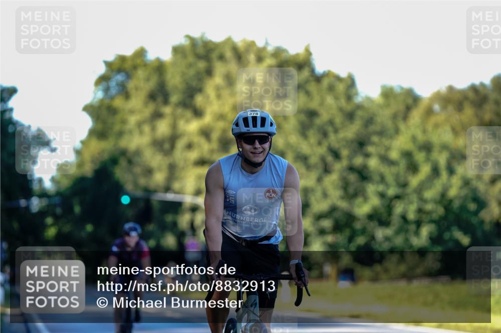 07.09.2025 - 19. Norderstedt Triathlon Michael Burmester http://msf.ph/oto/8832913 07.09.2025 16:22:37 Radfahren 378, 406, 1452, 1560 meine-sportfotos.de