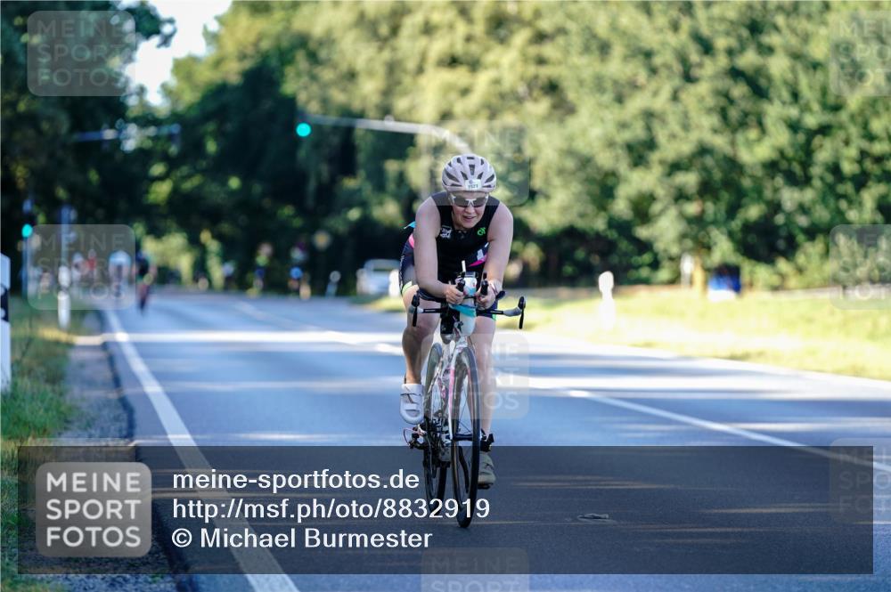 07.09.2025 - 19. Norderstedt Triathlon Michael Burmester http://msf.ph/oto/8832919 07.09.2025 16:22:47 Radfahren 1527 meine-sportfotos.de
