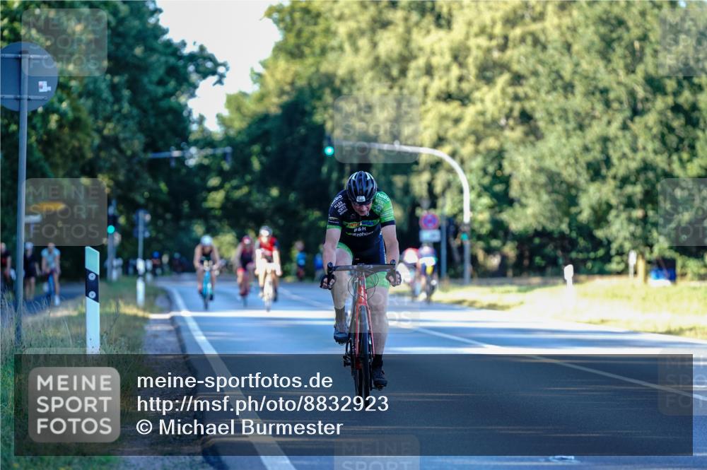 07.09.2025 - 19. Norderstedt Triathlon Michael Burmester http://msf.ph/oto/8832923 07.09.2025 16:23:00 Radfahren 386, 1524 meine-sportfotos.de