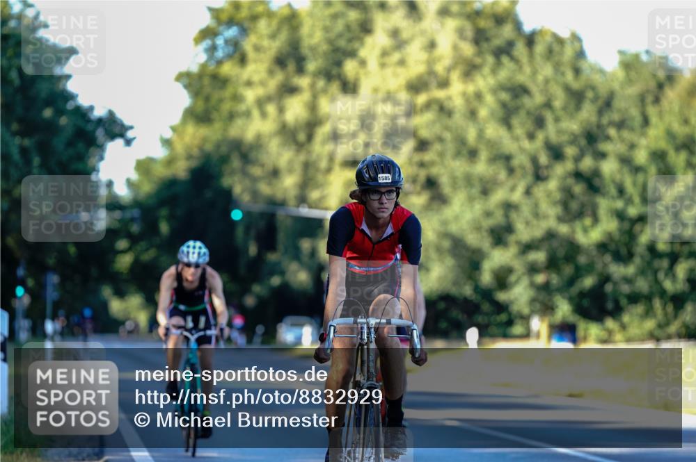 07.09.2025 - 19. Norderstedt Triathlon Michael Burmester http://msf.ph/oto/8832929 07.09.2025 16:23:07 Radfahren 1098, 1575, 1585 meine-sportfotos.de