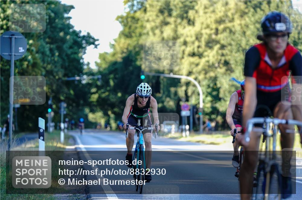 07.09.2025 - 19. Norderstedt Triathlon Michael Burmester http://msf.ph/oto/8832930 07.09.2025 16:23:07 Radfahren 1098, 1575, 1585 meine-sportfotos.de