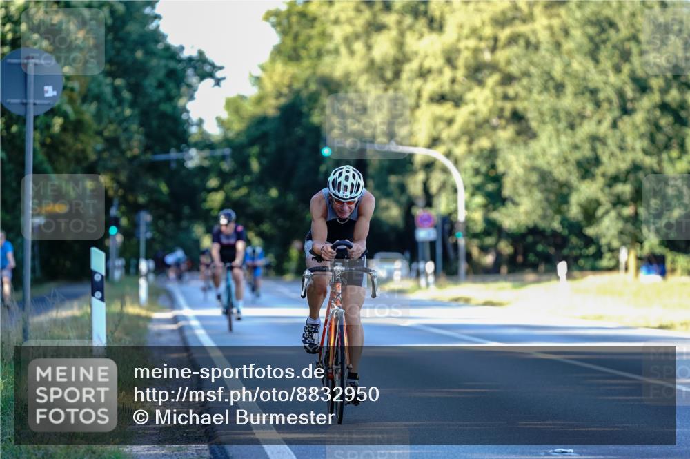 07.09.2025 - 19. Norderstedt Triathlon Michael Burmester http://msf.ph/oto/8832950 07.09.2025 16:23:47 Radfahren 1419 meine-sportfotos.de