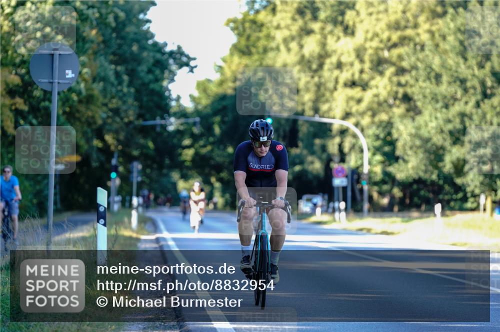 07.09.2025 - 19. Norderstedt Triathlon Michael Burmester http://msf.ph/oto/8832954 07.09.2025 16:23:50 Radfahren 381, 1419 meine-sportfotos.de